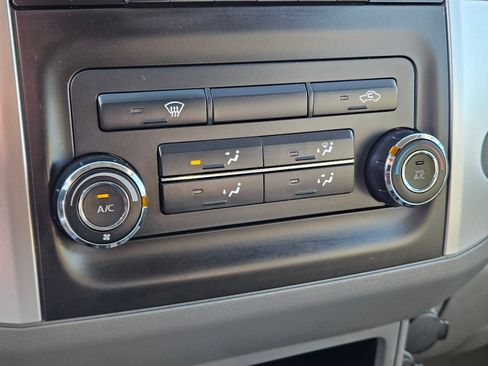 Used 2015 Nissan Frontier SV AWD/4WD image 43