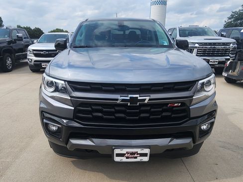 Used 2021 Chevrolet Colorado Z71 AWD/4WD image 2