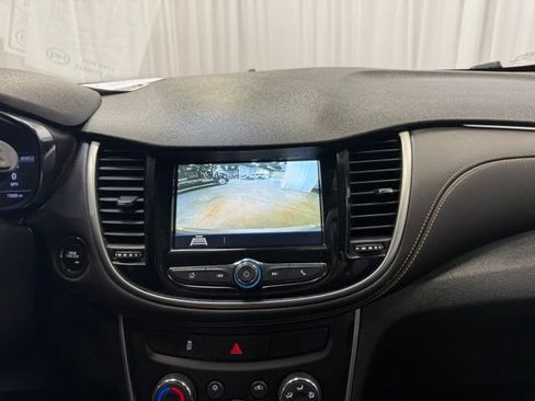 Used 2019 Chevrolet Trax LT w/ Driver Confidence Package FWD image 19