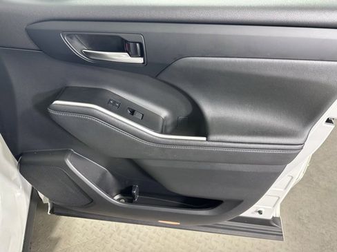 Used 2021 Toyota Highlander XSE image 9