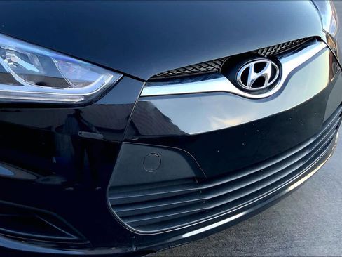 Used 2013 Hyundai Veloster w/Gray Int image 27