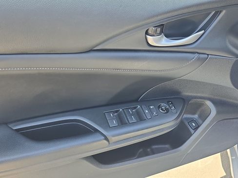 Used 2020 Honda Insight Touring image 11