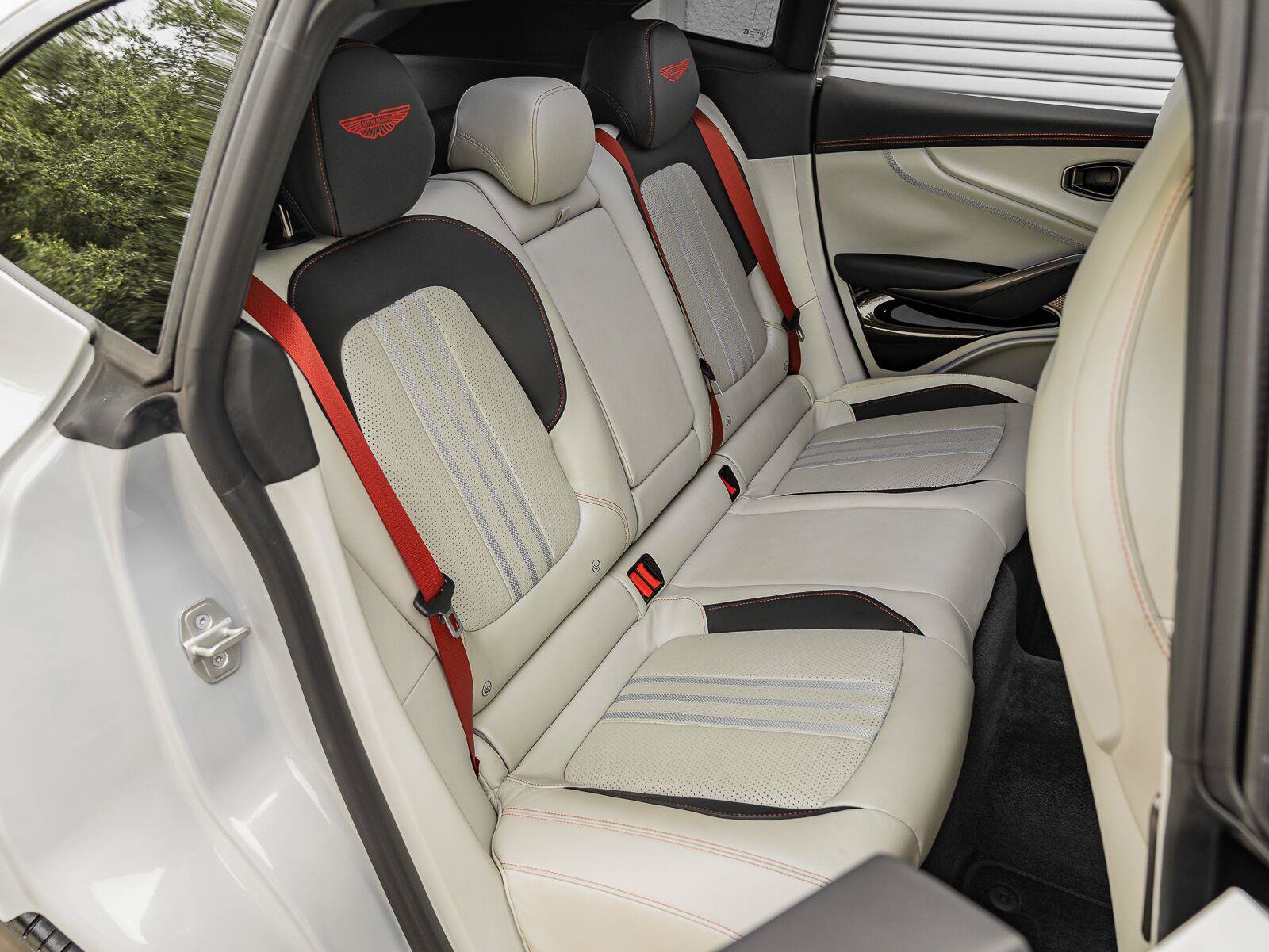 Used 2025 Aston Martin DBX 707 AWD/4WD image 17