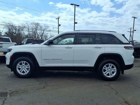 Certified 2023 Jeep Grand Cherokee Laredo w/ Luxury Tech Group I AWD/4WD image 6