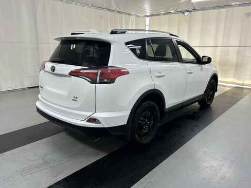 Used 2016 Toyota RAV4 LE AWD/4WD image 2