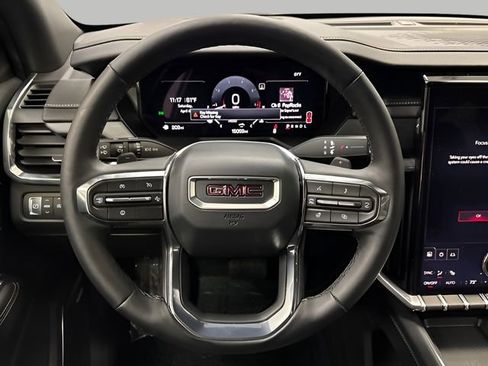 Used 2025 GMC Acadia Elevation image 14