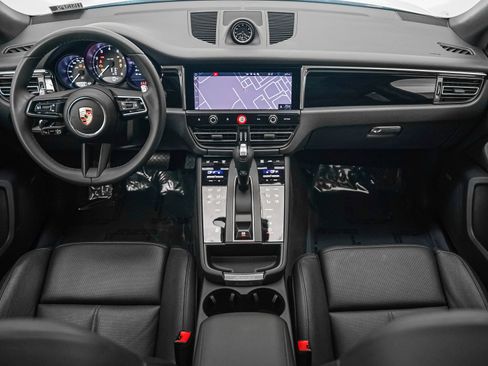 Used 2025 Porsche Macan image 15