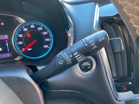 Used 2023 Chevrolet Traverse LT image 60