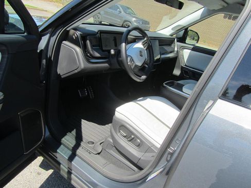 Used 2023 Rivian R1S Adventure image 17