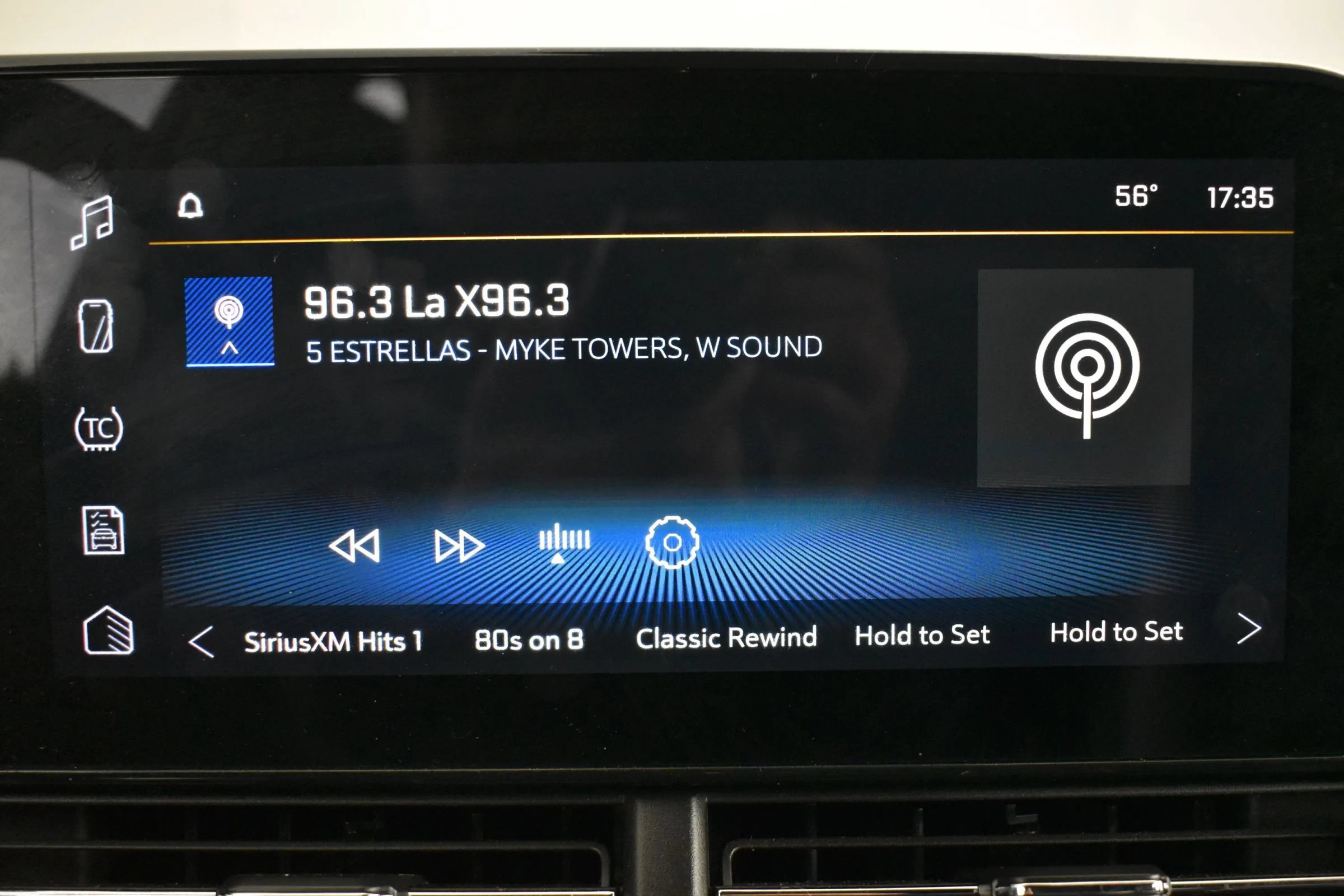 Used 2025 Chevrolet Trax RS FWD image 29