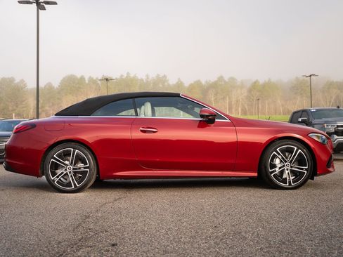 Used 2024 Mercedes-Benz CLE 300 4MATIC Cabriolet image 14