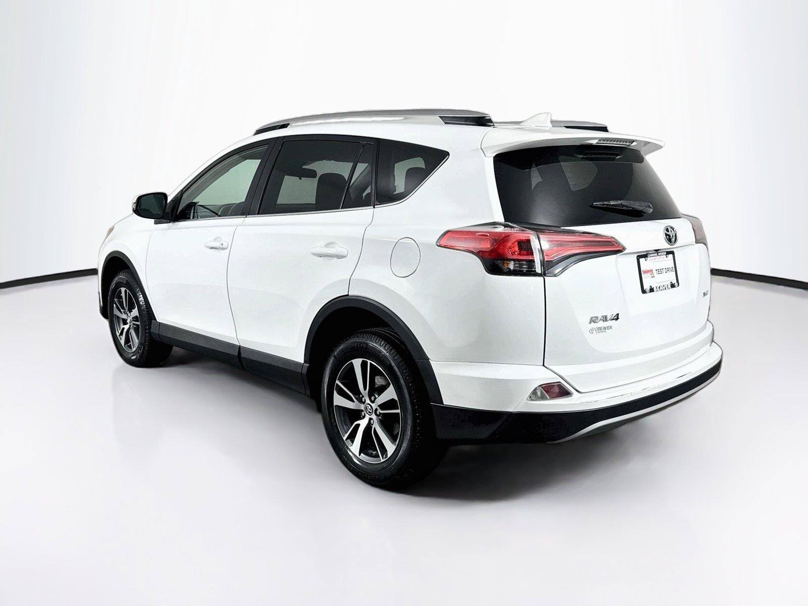 Used 2018 Toyota RAV4 XLE FWD image 11