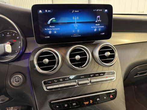 Used 2022 Mercedes-Benz GLC 300 image 18
