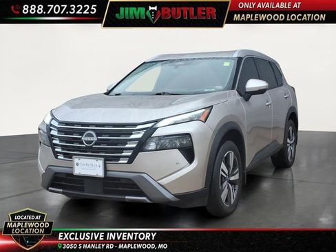 Used 2025 Nissan Rogue SL image 1