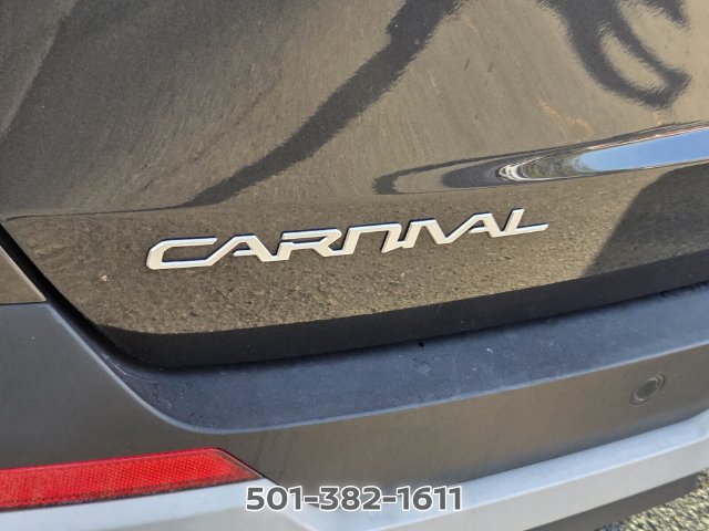 Used 2025 Kia Carnival FWD image 11