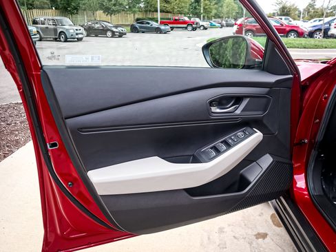 Certified 2025 Honda Accord LX image 14