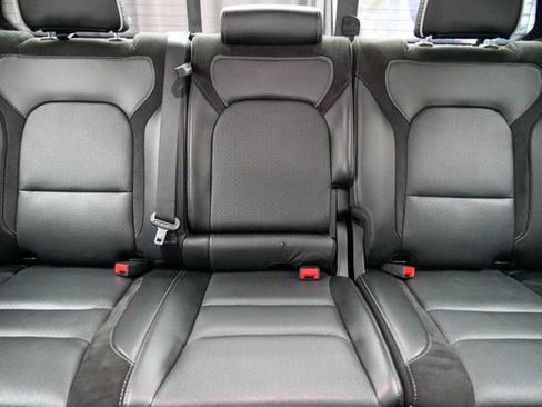 Used 2025 RAM 1500 Laramie AWD/4WD image 7