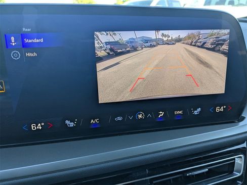 Certified 2025 Chevrolet Traverse LT image 17