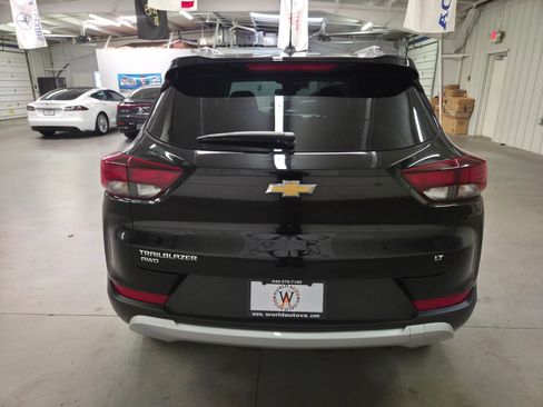 Used 2025 Chevrolet TrailBlazer LT AWD/4WD image 6