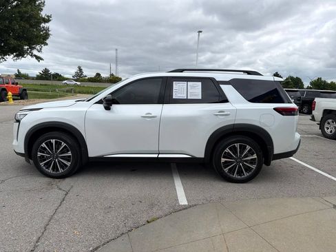 Used 2026 Nissan Pathfinder Platinum w/ Cargo Package AWD/4WD image 6