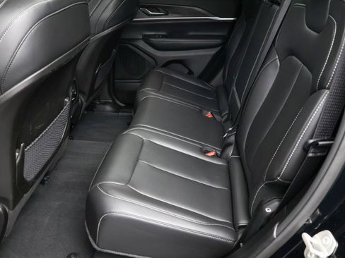 Used 2023 Jeep Grand Cherokee Limited AWD/4WD image 24