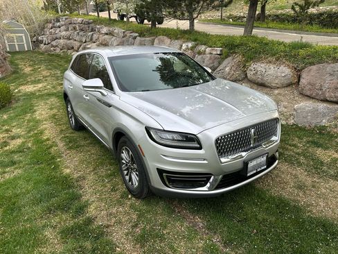 Used 2019 Lincoln Nautilus Select w/ Interior Protection Package image 2
