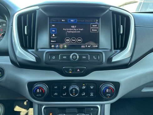 Used 2024 GMC Terrain SLE w/ Driver Convenience Package image 31