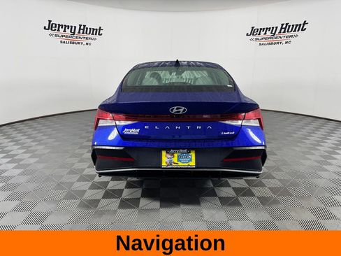 Used 2025 Hyundai Elantra Limited image 8