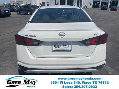 Used 2024 Nissan Altima 2.5 SV FWD image 4