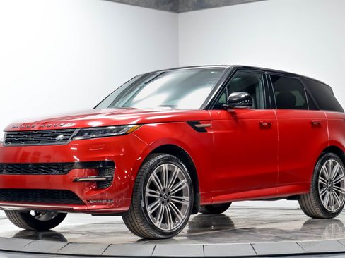 Used 2024 Land Rover Range Rover Sport Dynamic SE AWD/4WD image 2