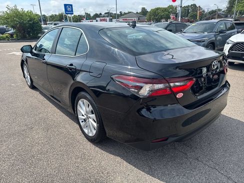 Used 2023 Toyota Camry LE FWD image 5