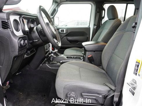 Used 2025 Jeep Gladiator Sport image 11