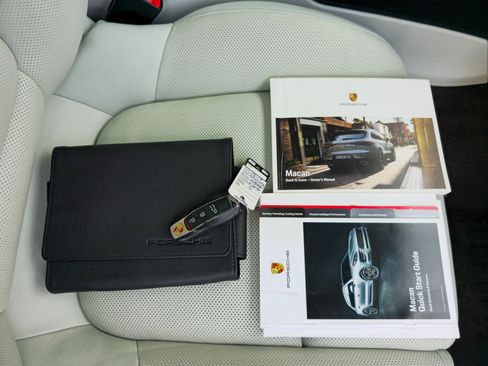 Used 2019 Porsche Macan S AWD/4WD image 38