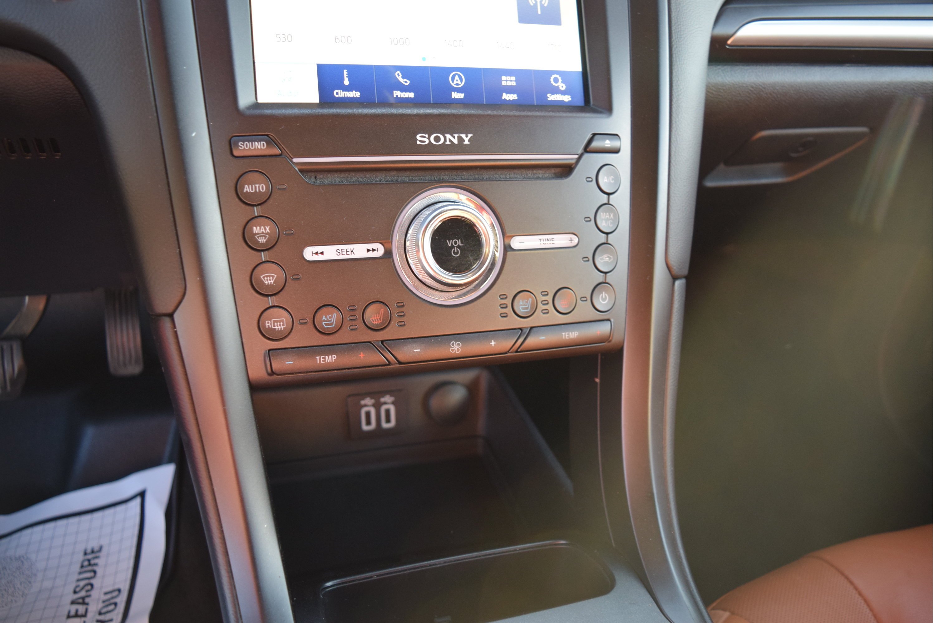 Used 2019 Ford Fusion Energi Titanium FWD image 14