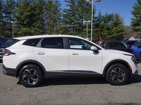 Used 2023 Kia Sportage LX image 16