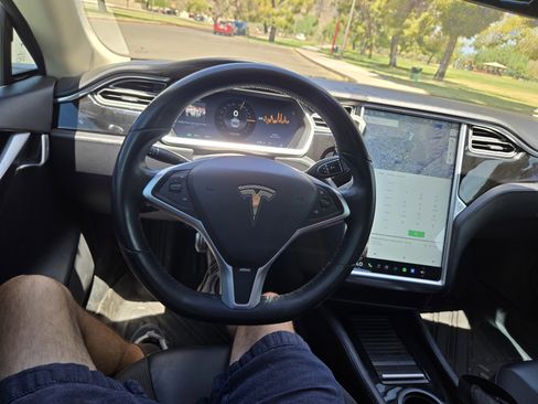 Used 2013 Tesla Model S image 20