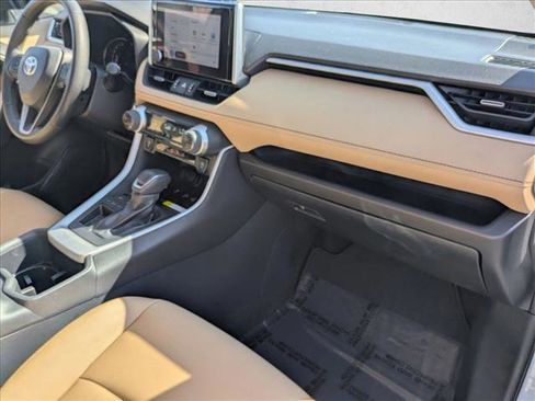 Used 2023 Toyota RAV4 XLE Premium image 21