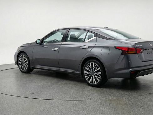 Used 2025 Nissan Altima 2.5 SV image 6