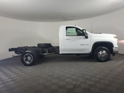 New 2026 Chevrolet Silverado 3500 LT w/ Convenience Package RWD image 1