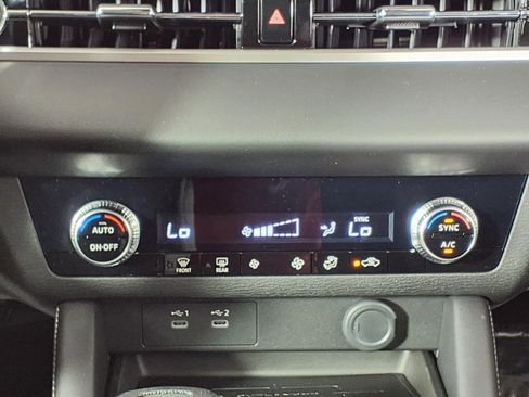 New 2026 Mitsubishi Outlander ES image 17