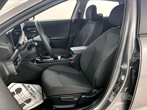 Used 2025 Kia K4 LXS image 21