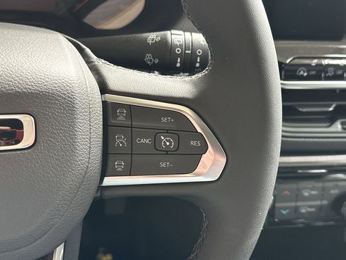 New 2026 Jeep Compass Limited image 9