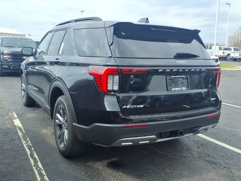 Used 2026 Ford Explorer Active w/ Active Comfort Package image 6