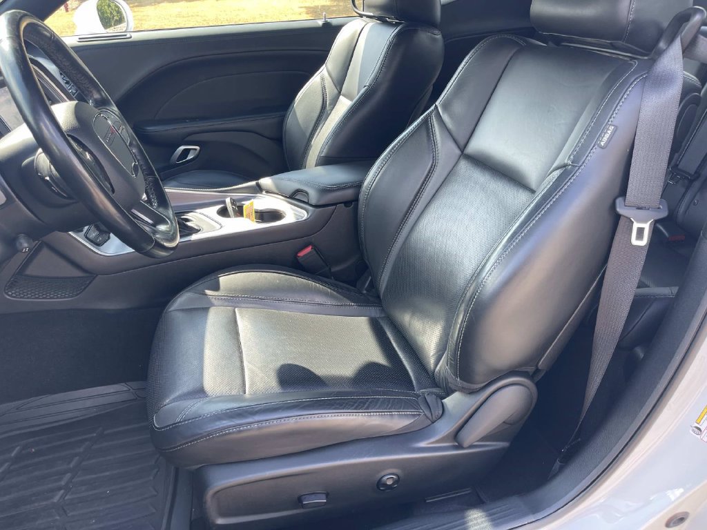 Used 2020 Dodge Challenger SXT w/ Plus Package RWD image 20