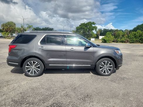 Used 2018 Ford Explorer Platinum AWD/4WD image 5