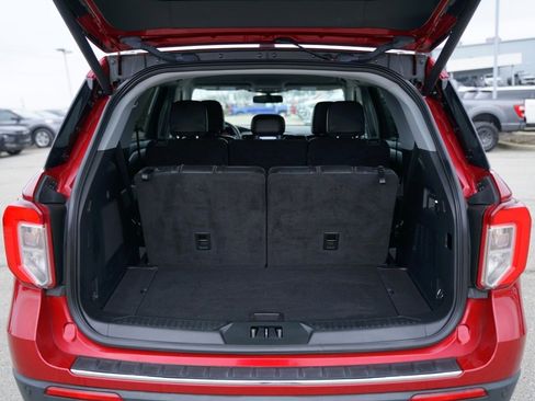 Used 2022 Ford Explorer Limited w/ Equipment Group 301A image 7