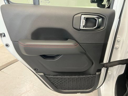 New 2025 Jeep Gladiator Rubicon image 18