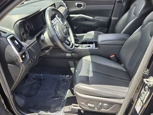 Used 2022 Kia Sorento EX w/ Panoramic Sunroof Package FWD image 10