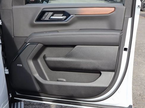 New 2026 GMC Yukon XL Denali w/ Sun & Power Step Package image 29