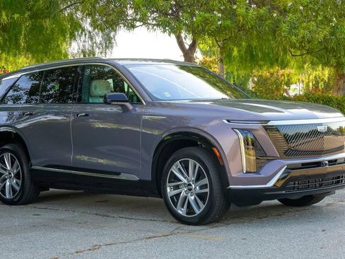 Used 2026 Cadillac Vistiq Luxury image 6